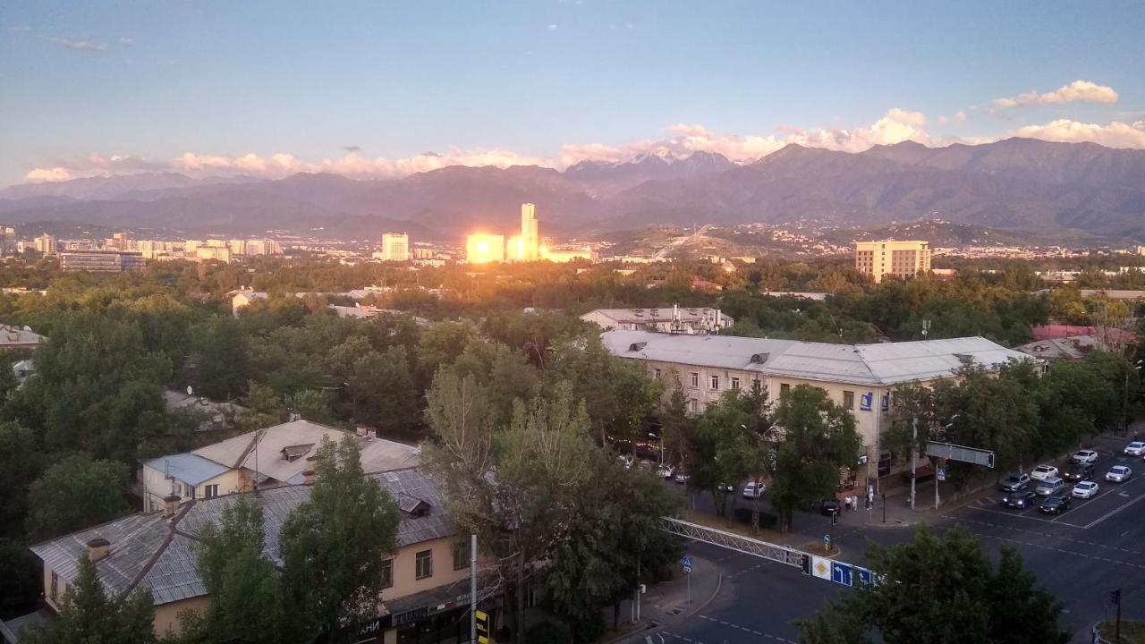 " Atakent " Panoramny Vid Quartira Lejlighed Almaty Eksteriør billede